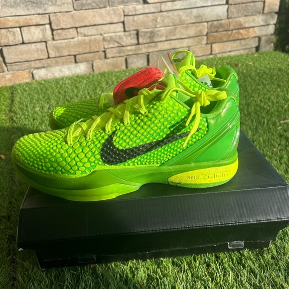 Kobe 6 grinches - Picture 2 of 4
